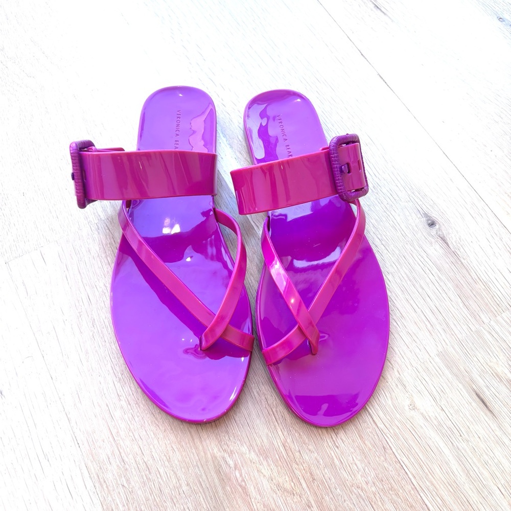 Veronica Beard Salva Jelly Sandals in a vibrant orchid pink, Size 10